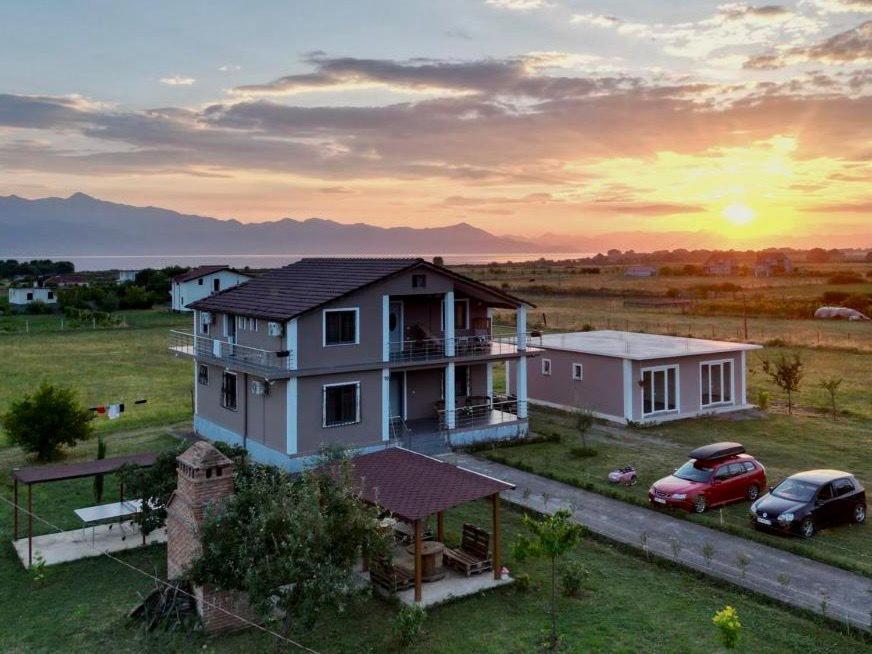 Ballkan B&B Grile Bagian luar foto