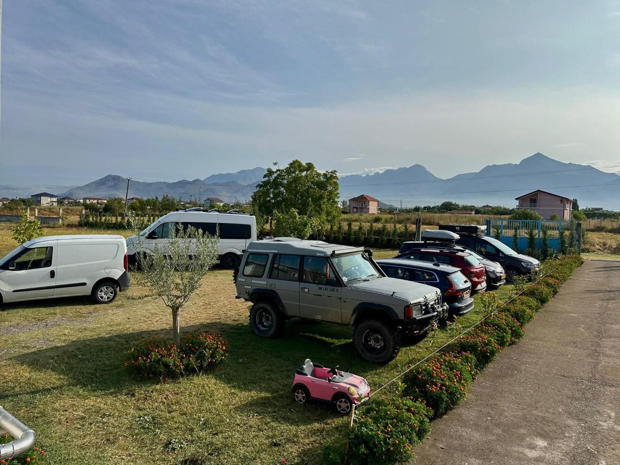 Ballkan B&B Grile Bagian luar foto