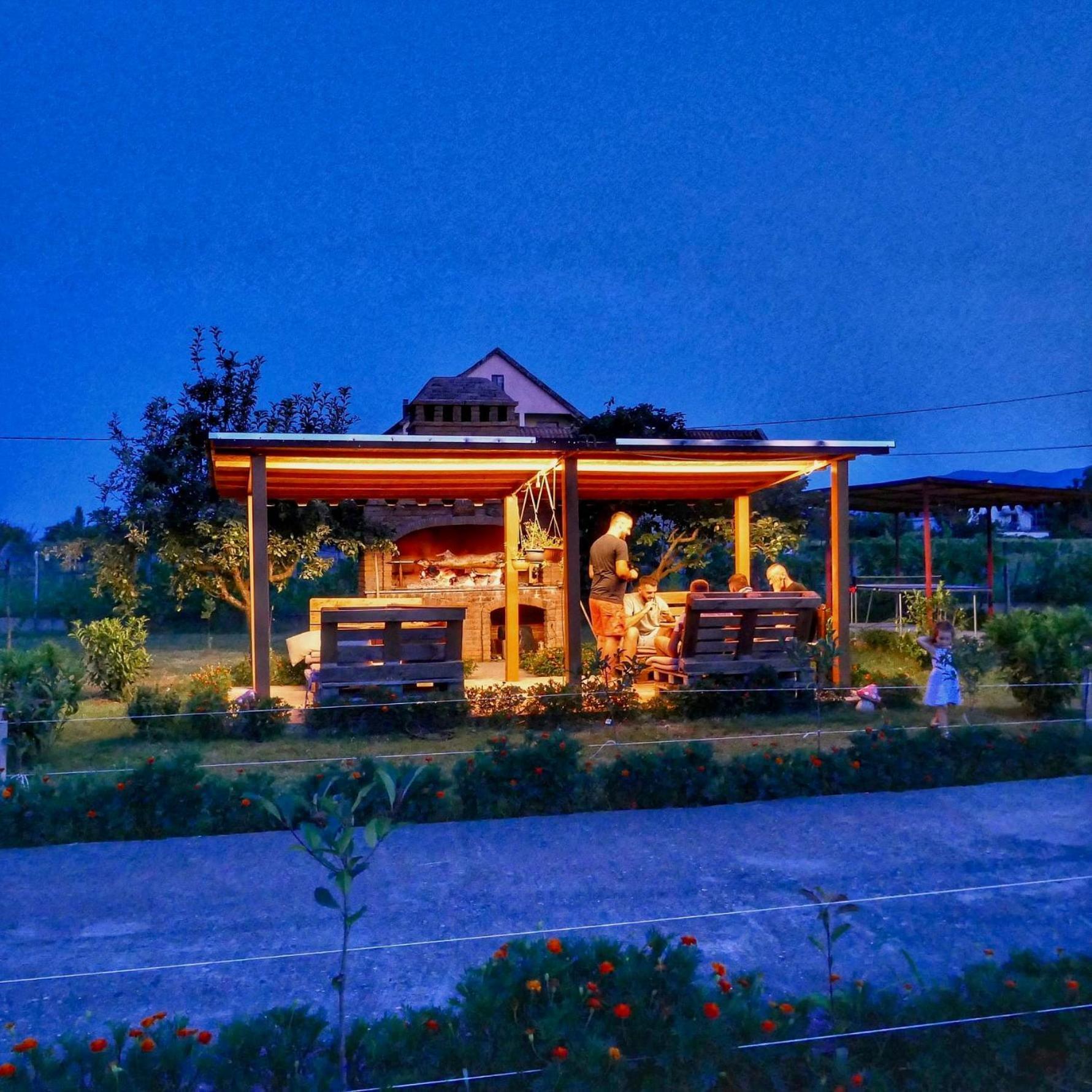 Ballkan B&B Grile Bagian luar foto